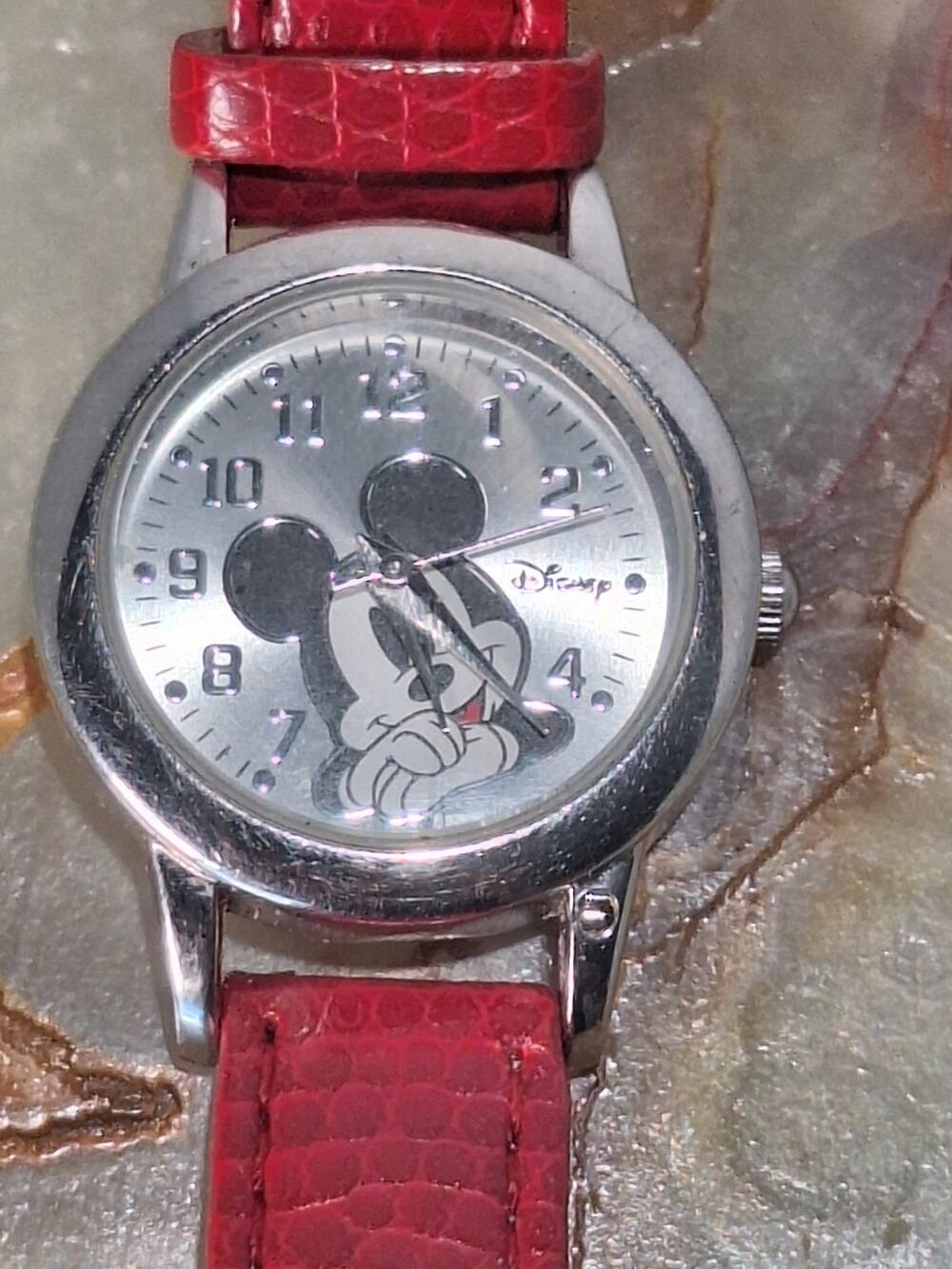 Disney Mickey Mouse Red Strap Quartz Watch MK1018B Accutime Runs Great!